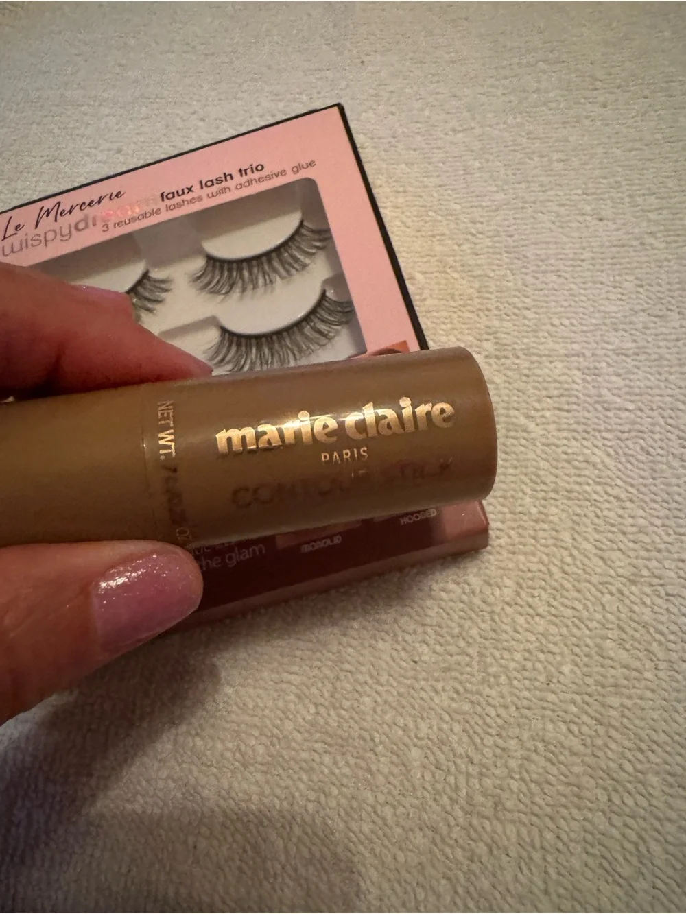 Le Mercerie Faux Lash Trio - Black Dramatic Lashes (3 Pairs) & foundation stick